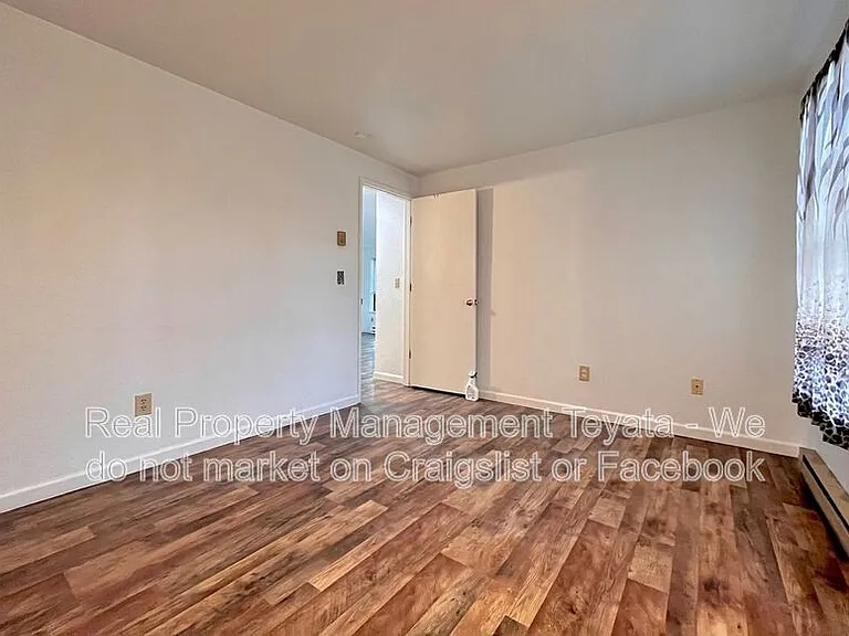 1338 Puget St #1 — Photo 6