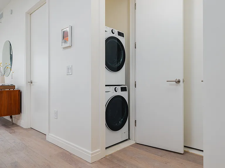 255 Lorimer St #664 — Photo 9