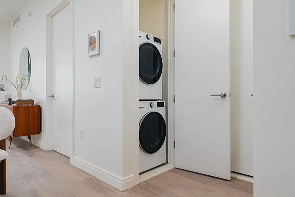 Rented by Nooklyn NYC LLC | media 17