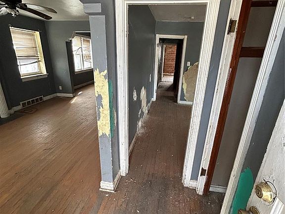 5th image of 1810 Switzer Ave