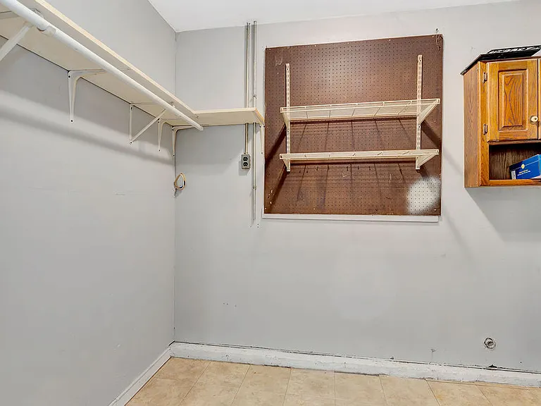 3232 Deshler Dr — Photo 12