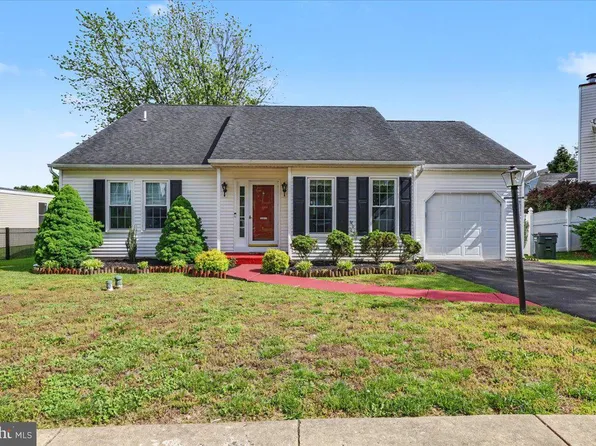 105 Abbey Dr, Royersford, PA 19468