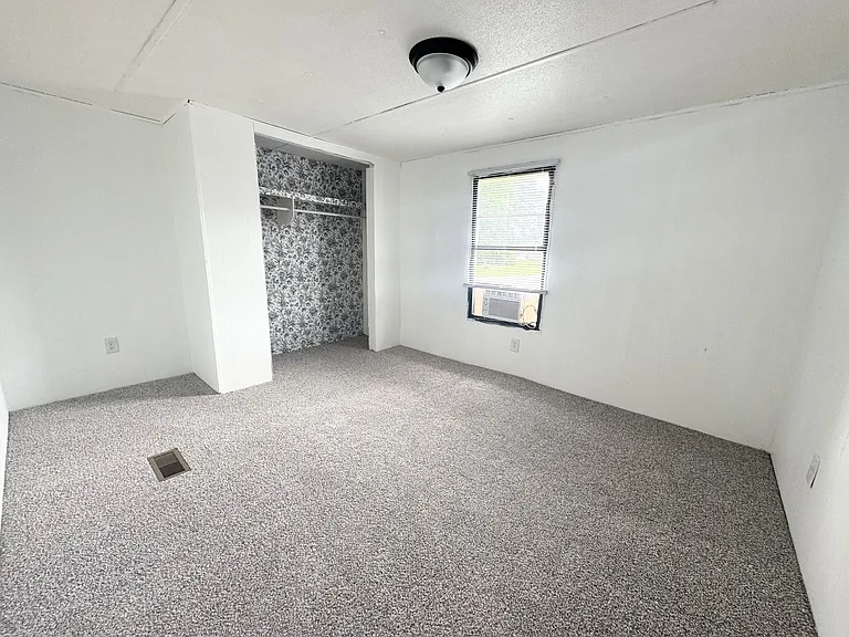 202 Bud St — Photo 3