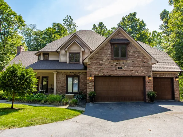 1093 Timber Climb Dr, Avon, IN 46123