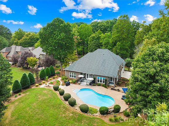 2nd image of 334 Riverwood Rd