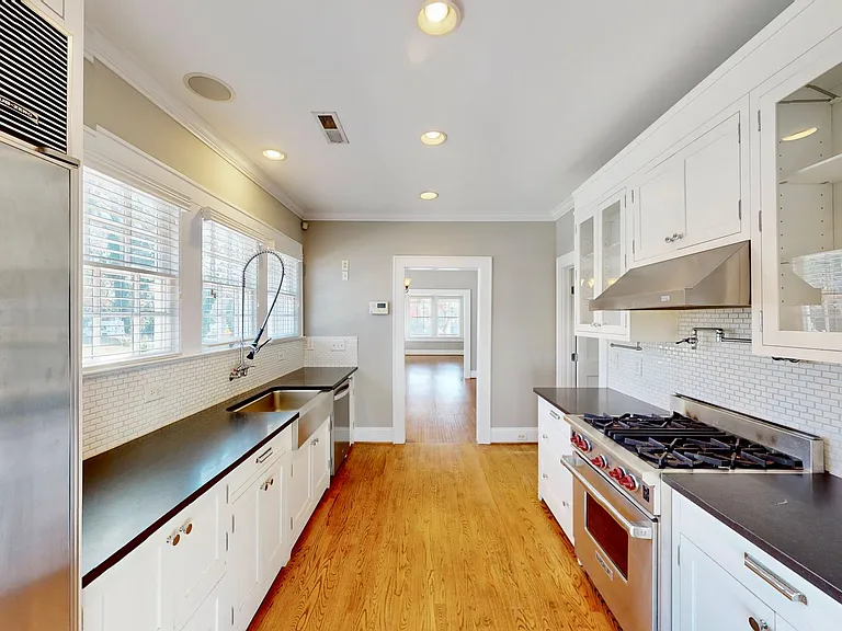 2100 Rozzelles Ferry Rd — Photo 17