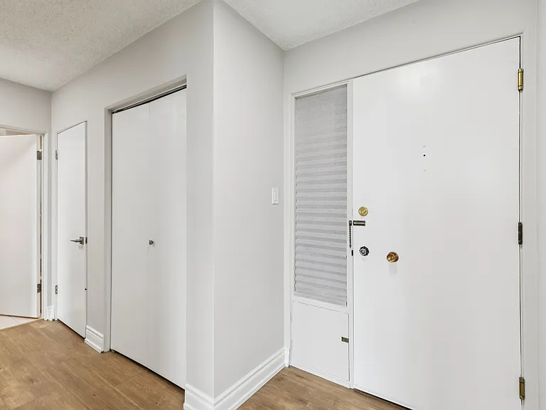 12207 Jasper Ave NW — Photo 30