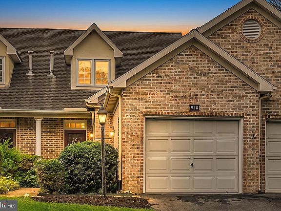 3rd image of 928 Rivergate Ct