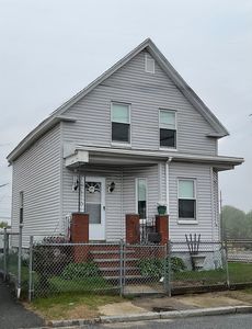 3 Penn Ave, Lowell, MA, 01852