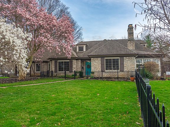 3rd image of 411 Kessler Boulevard East Dr