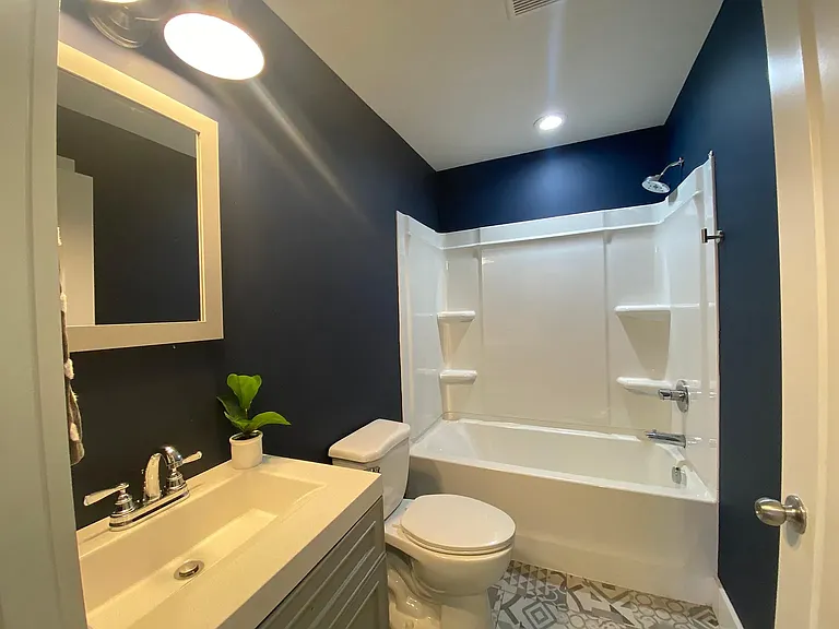 2035 Lyndon Ave — Photo 11