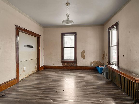 2nd image of 528 N Broad St