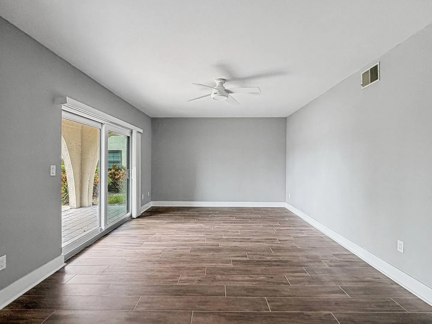 507 Plaza Seville Ct — Photo 4