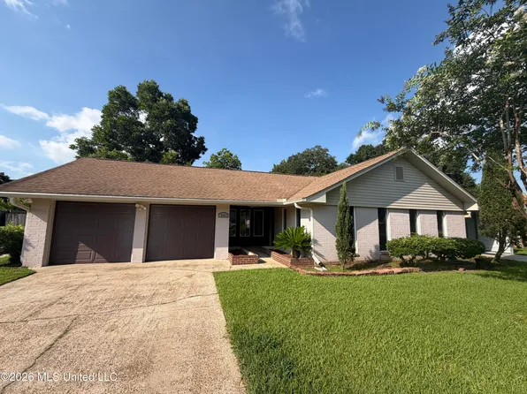 2421 Sunkist Country Club Rd, Biloxi, MS 39532