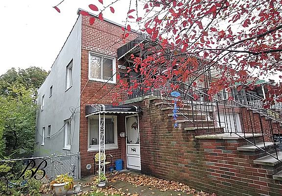 2nd image of 1905 E 51st St