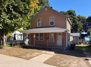 712 W Superior St, Munising, MI 49862