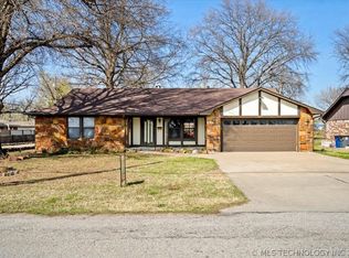10815 E 7th St, Tulsa, OK 74128