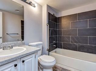 611 SW 5th Ct APT A101, Seattle, WA 98057