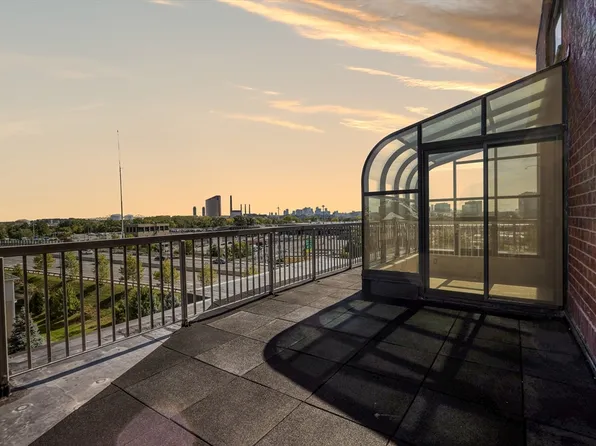 30 Revere Beach Pkwy APT 701, Medford, MA 02155