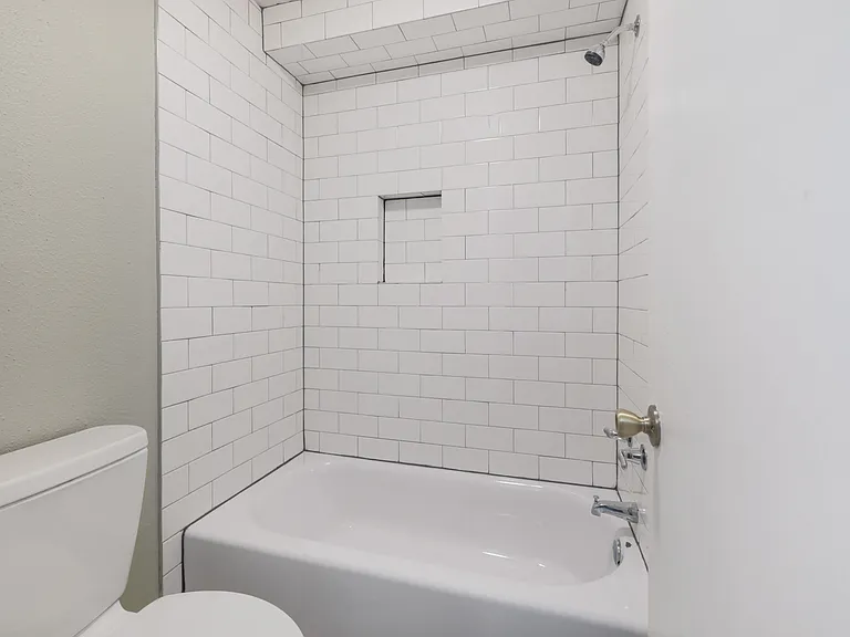 1601A Summer Creek Ct — Photo 13