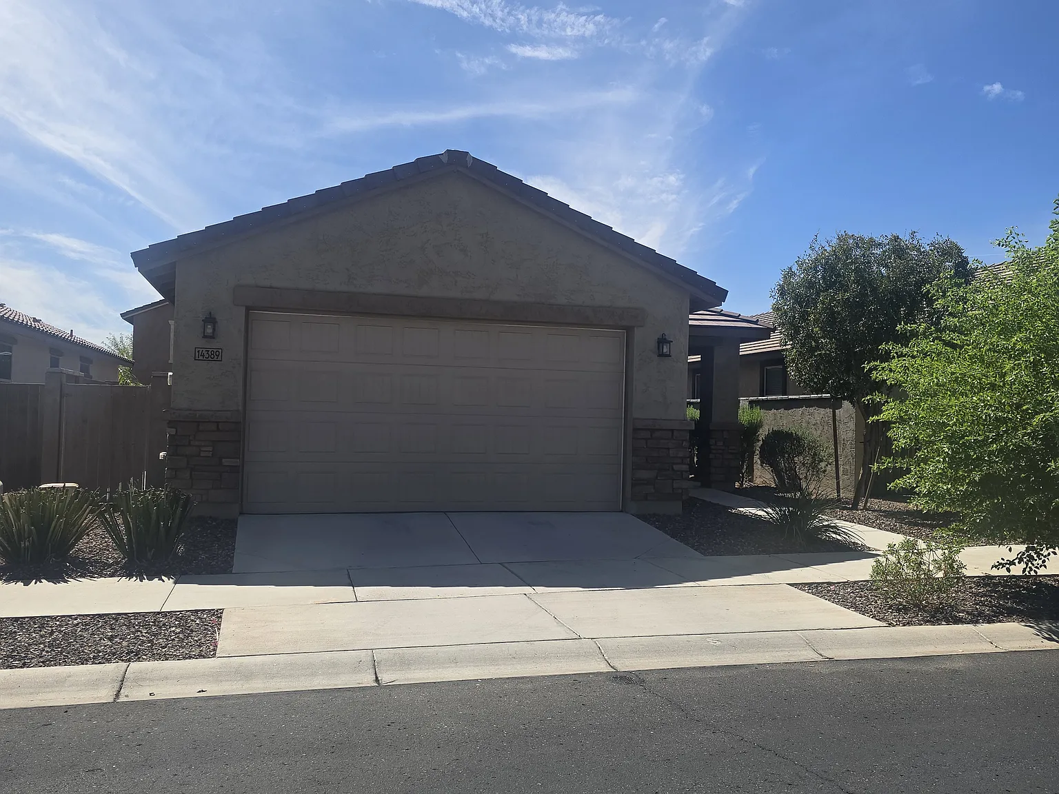 3 bed, 1375 sqft, $2,100 — Photo 2