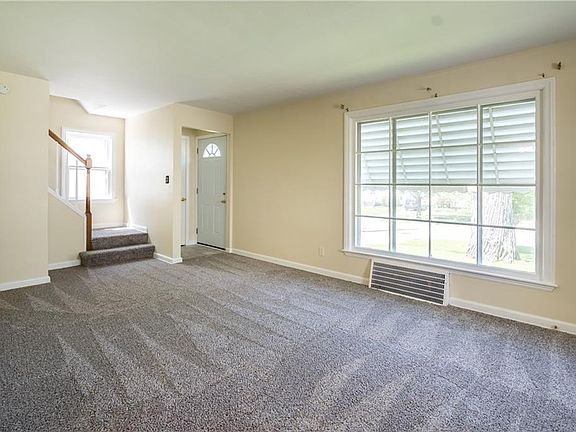 2nd image of 863 Lincoln Blvd