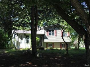 5841 Gracelawn St, North Branch, MI 48461
