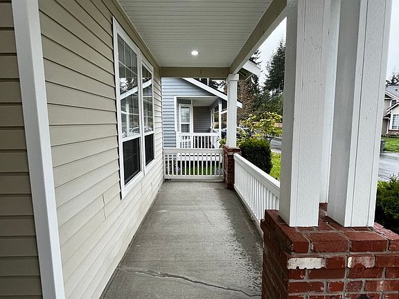 3rd image of 6050 Sycamore Ln NE