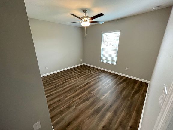 5th image of 639 NE 7th Ave