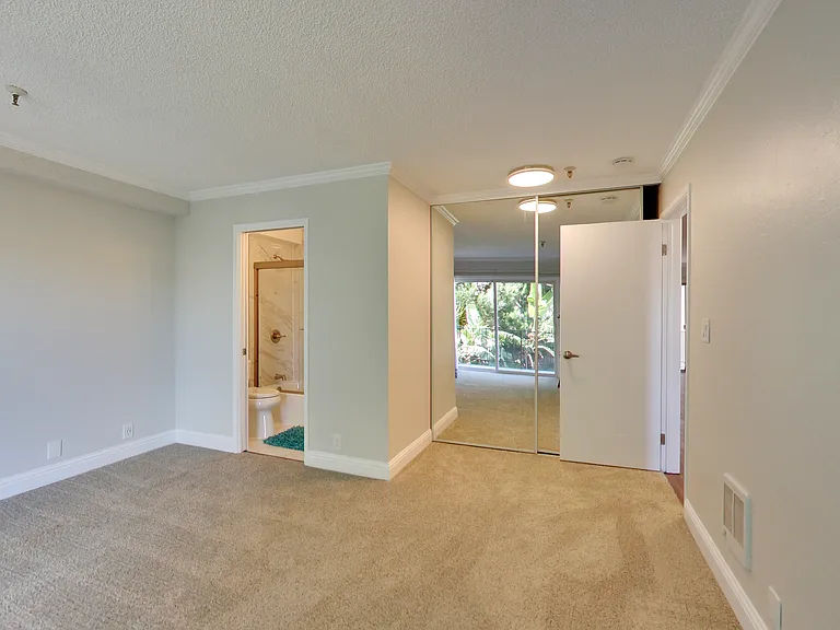 378 Van Buren - Renovated 2bed and 1bed units - Beautiful Building! — Photo 11