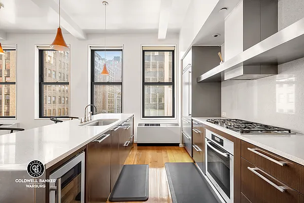 Rented by Coldwell Banker Warburg | media 4