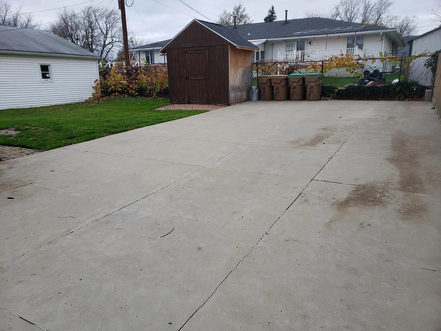 3 bed, 1100 sqft, $1,950 — Photo 3