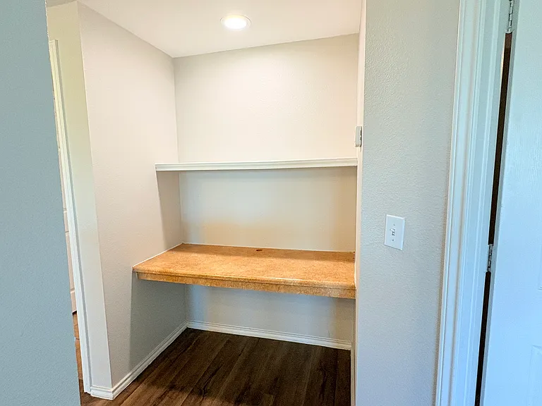 San Pedro Apartments — Photo 39