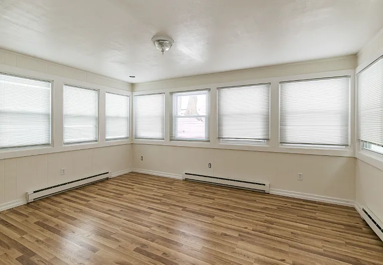 605 Crawford Ave — Photo 9