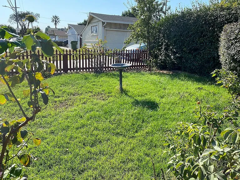 2212 Francis Ave — Photo 36