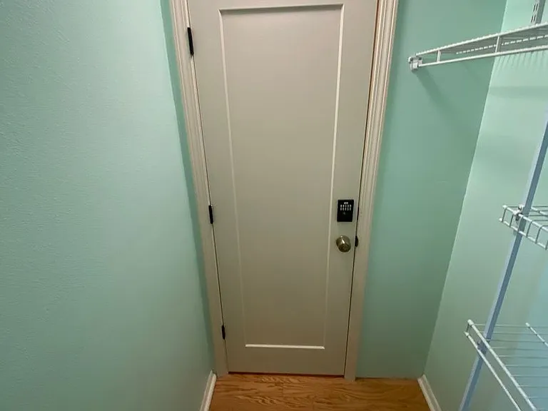 440 Canterbury Ct — Photo 34