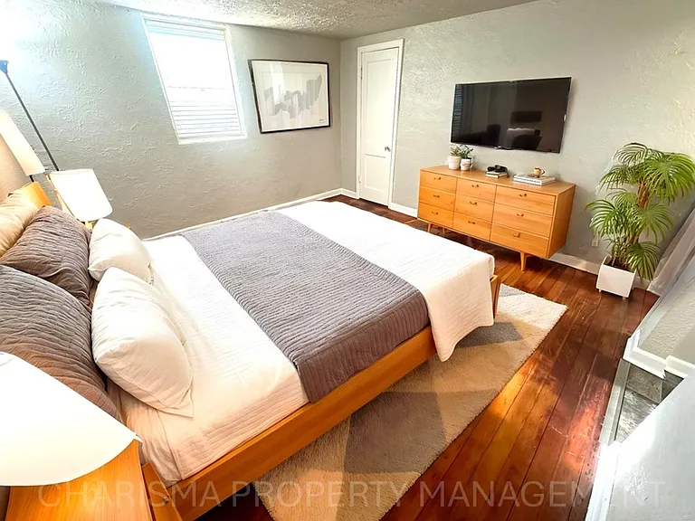 917 S 1st Ave #4 — Photo 8