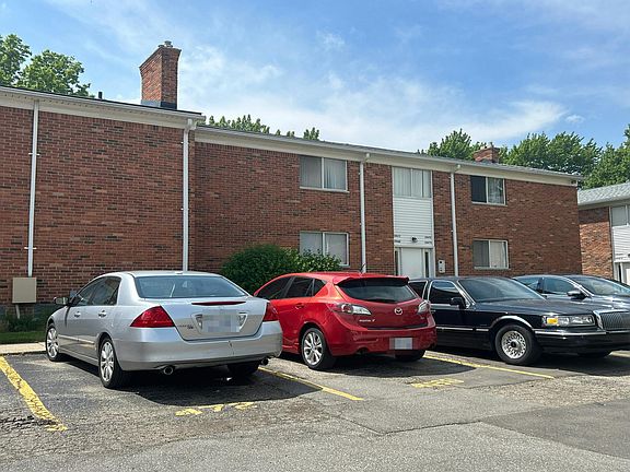 2nd image of 29472 Hoover Rd