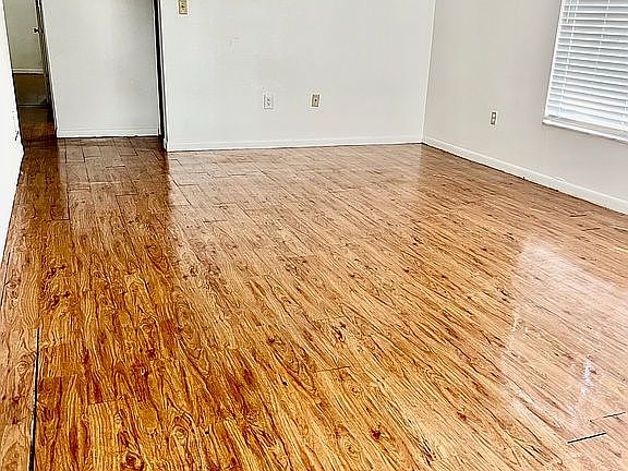 4th image of 2782 Curry Ford Rd