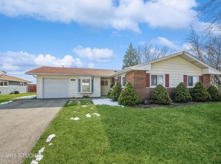 1845 Pierce Rd, Hoffman Estates, IL 60169