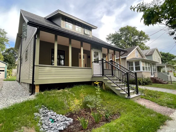 58 Charlotte St, Burlington, VT 05401