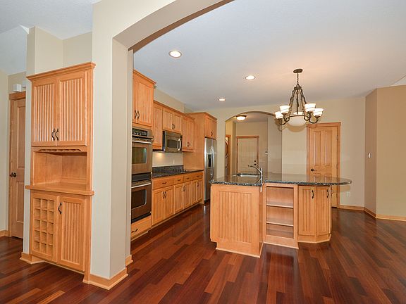4th image of 8892 Whispering Oaks Trl