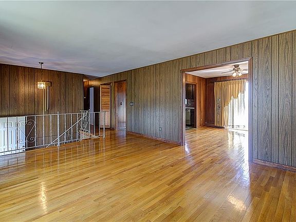 2nd image of 18 Tabor Dr