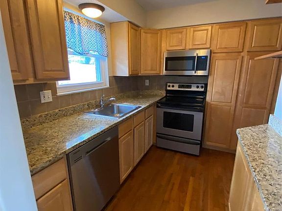 2nd image of 1034 Lacouer Dr #1034