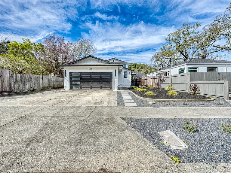 295 Foothill Blvd — Photo 50