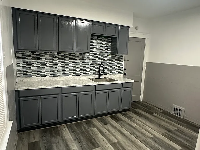 2903 E 118th St #2 — Photo 2