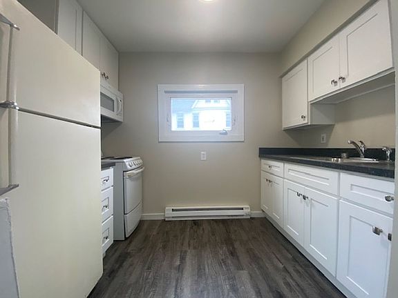 3rd image of 1068 Seneca St APT 1