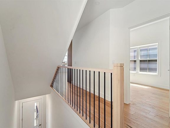 5th image of 90 E 27th St #2