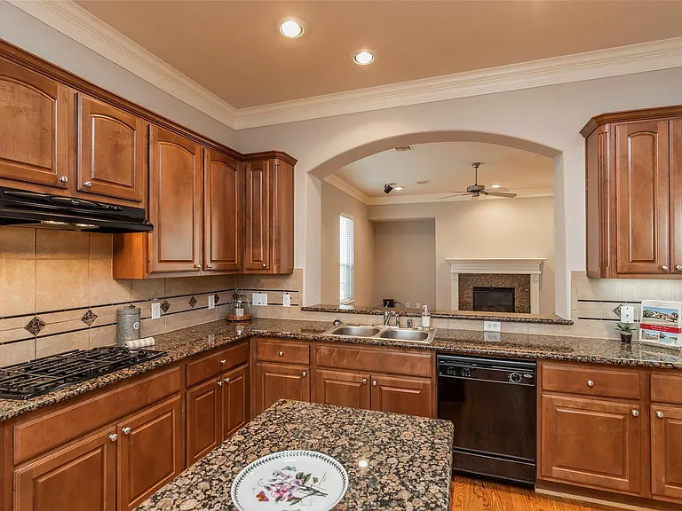10126 Holly Chase Dr — Photo 20