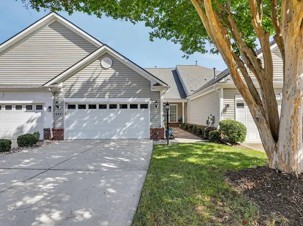 405 Sawgrass Hill Ct, Cary, NC 27519